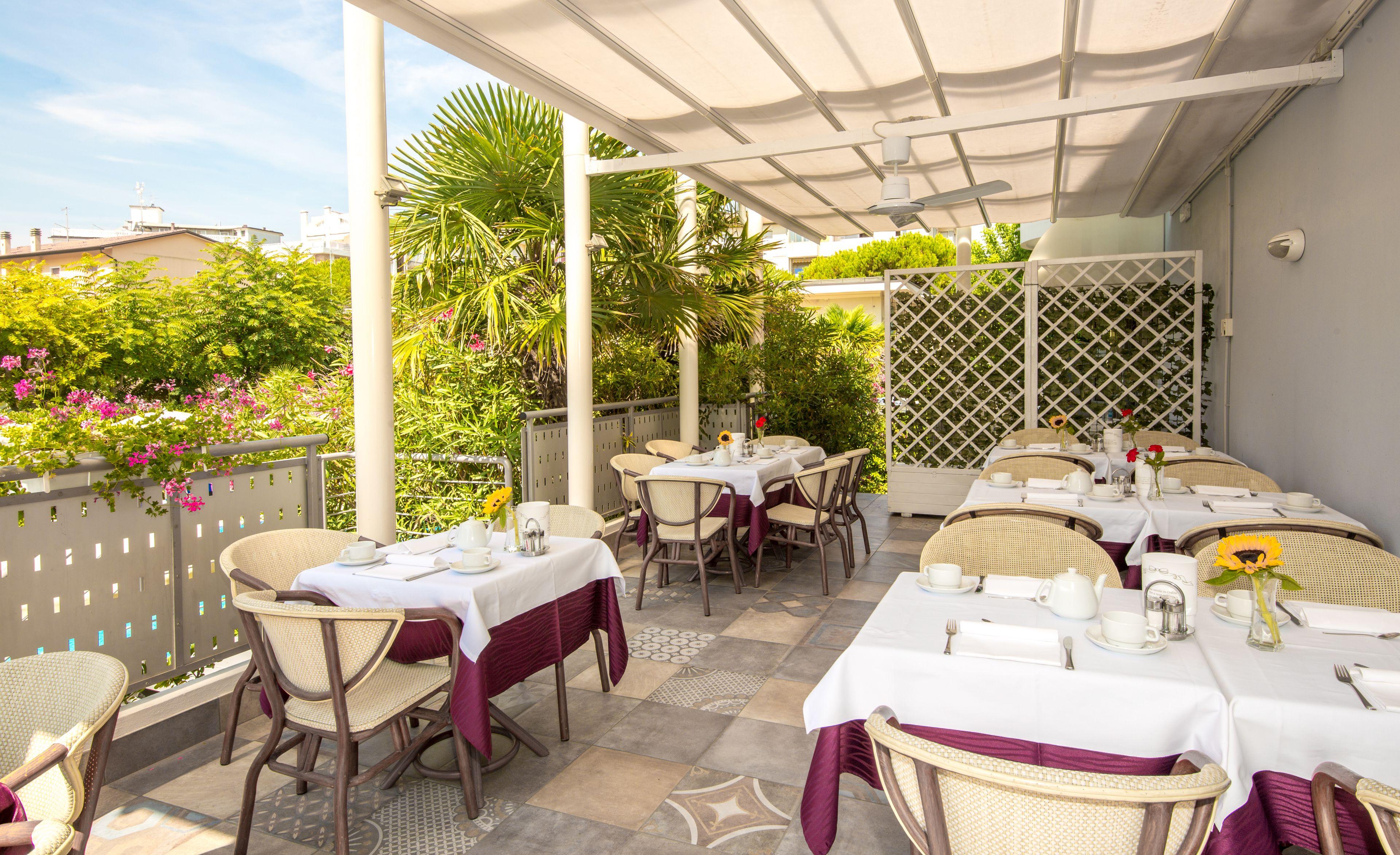 Helios Hotel 4*