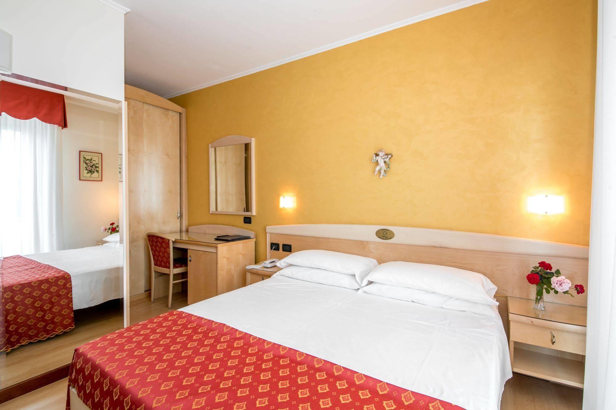 Helios Hotel